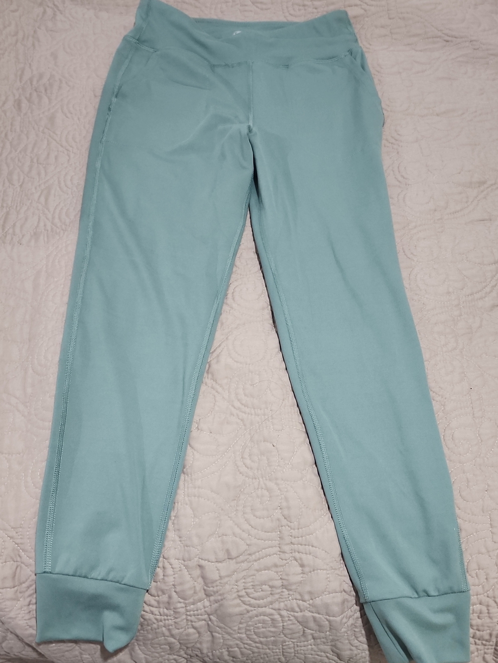 Yogalicious sage/mint green ankle joggers Girls Size L NWOT